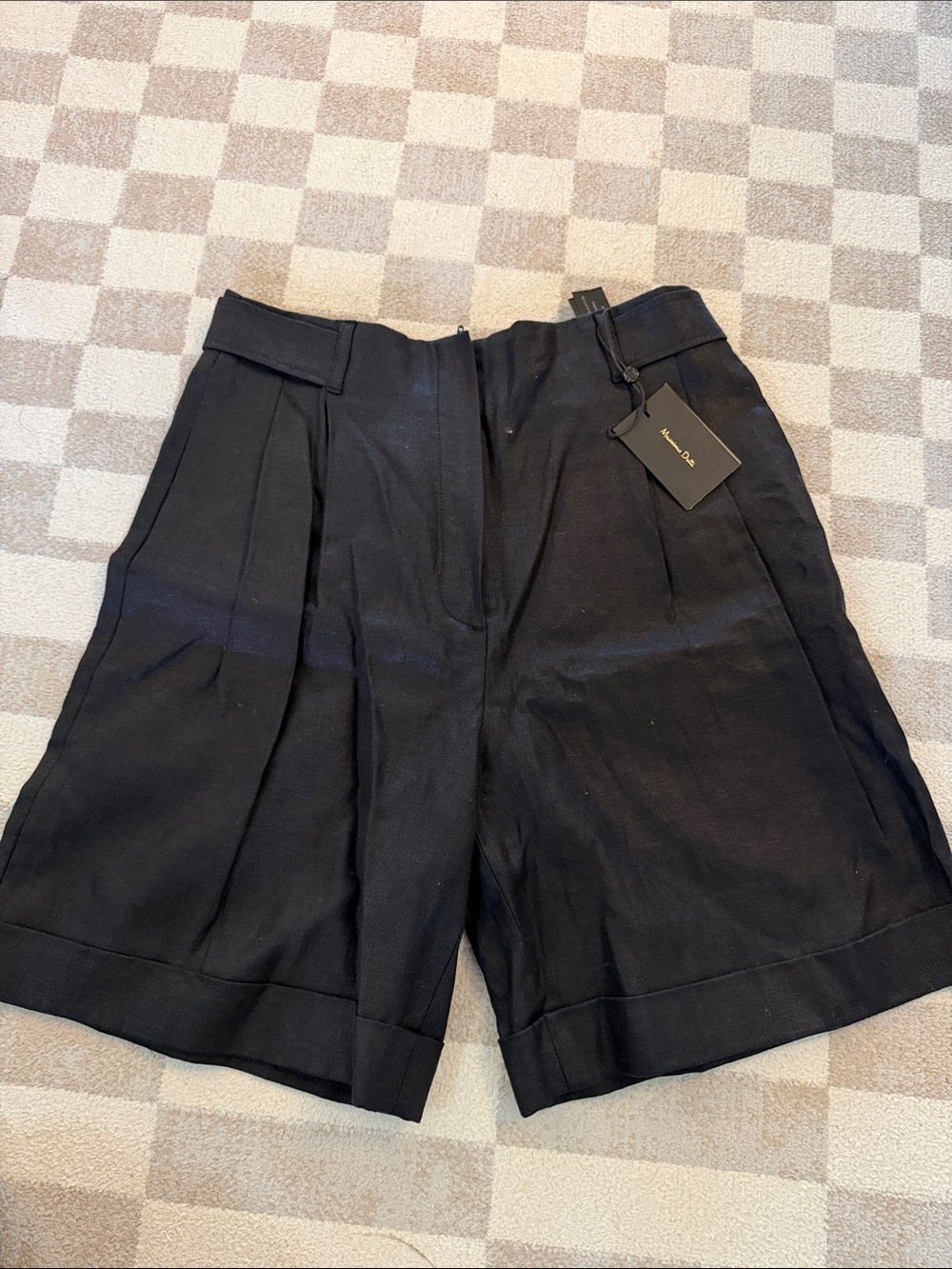 Massimo Dutti Black High-Waist Pleated Bermuda Shorts